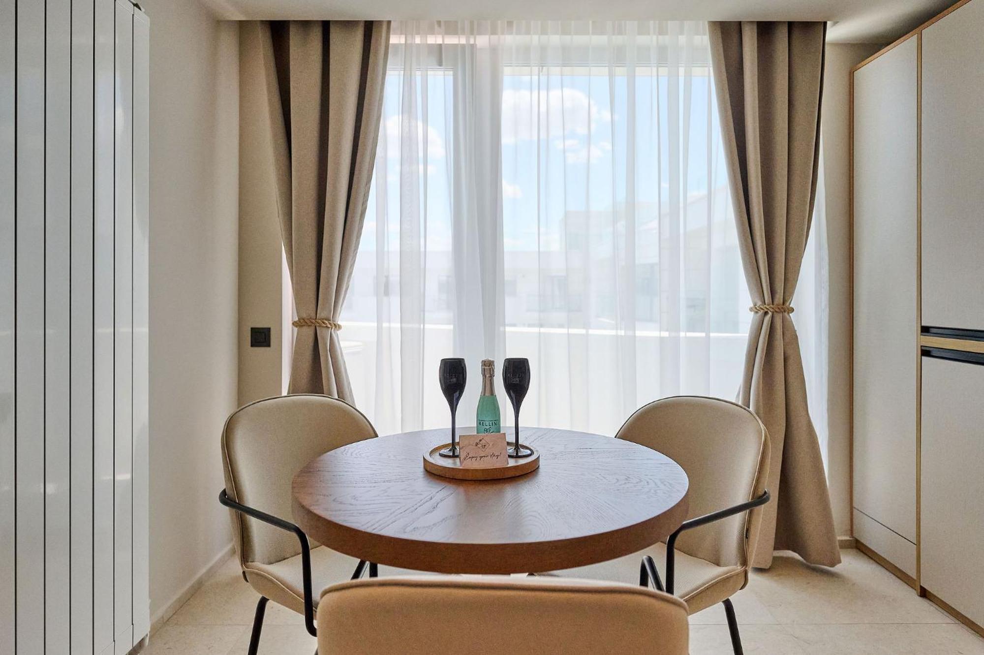 Alezzi Infinity Aparthotel & Spa Năvodari Eksteriør billede